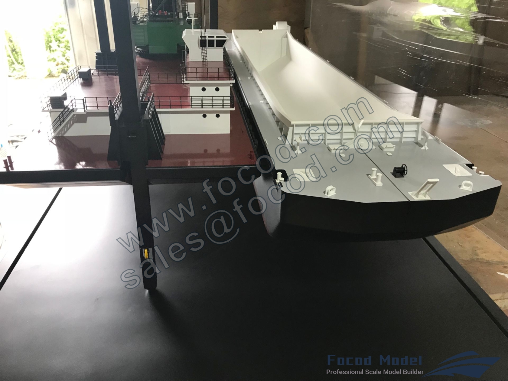 custom made model of 50m dredging vessel and 81.4m loading vessel